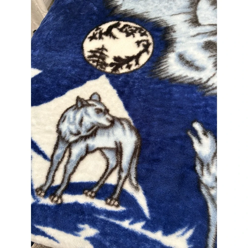 Korean Wolf Plush Blanket HEAVYWEIGHT Fleece Lodge Cabin Decor 91